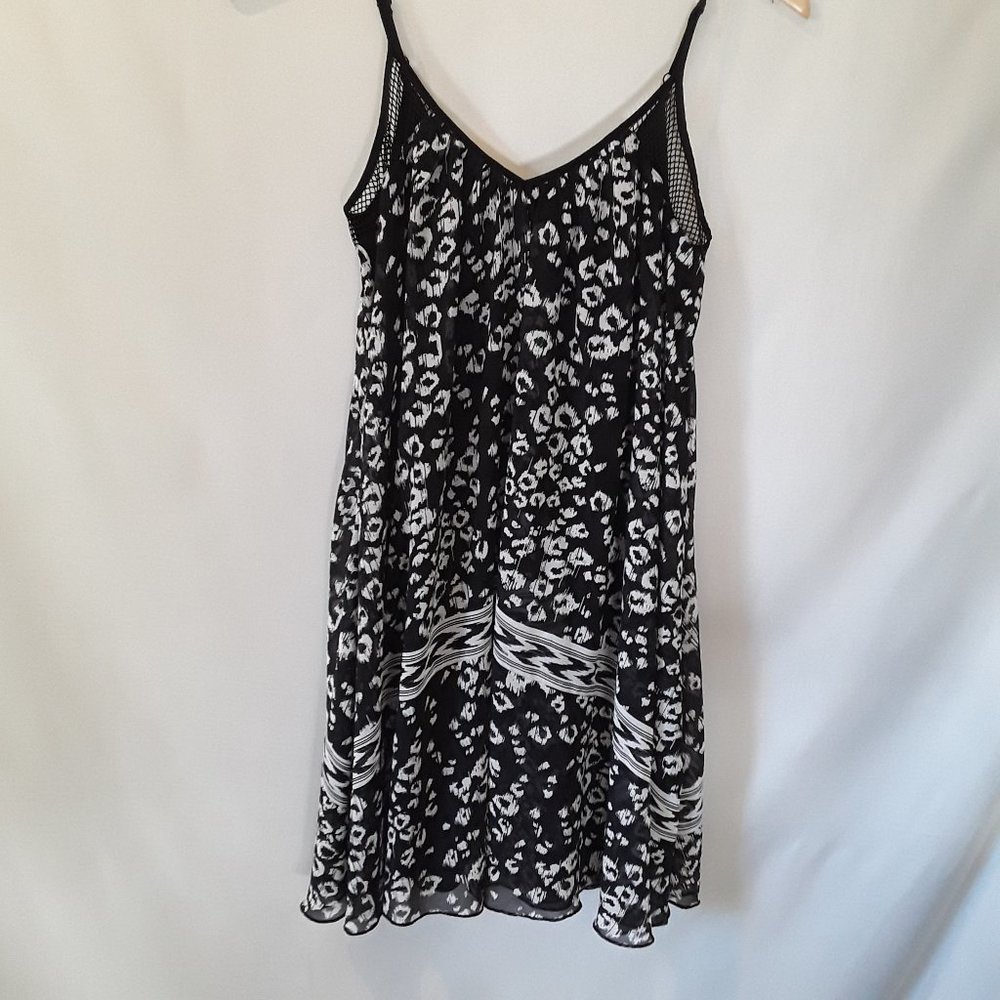 VGW-Express black shift tank dress